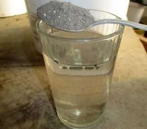 Як удобрювати попелом кімнатні рослини