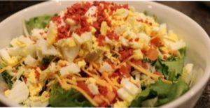 Інгредієнти для простого приготування смачного новорічного салату з сухариками