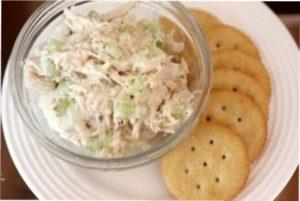 Найсмачніші новорічні салати-новинки з куркою.