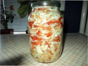 Рецепт консервованої капусти на зиму в банках 