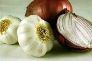 Як зберегти цибулю і часник в домашніх умовах до весни?