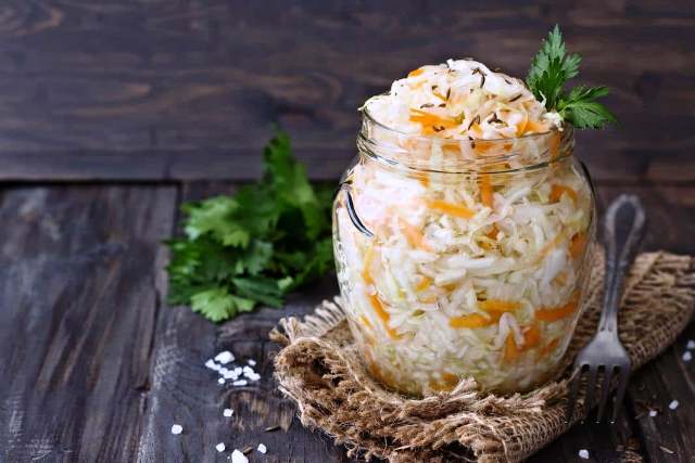 Сприятливі дні для закваски капусти на зиму в 2021 році: таблиця