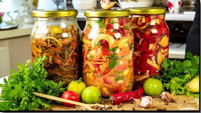 Прості і смачні салати на зиму: кращі рецепти