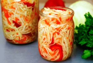 Салат капусти з перцем на зиму