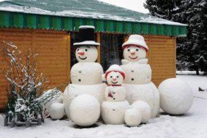 Сніговики і снігові скульптури